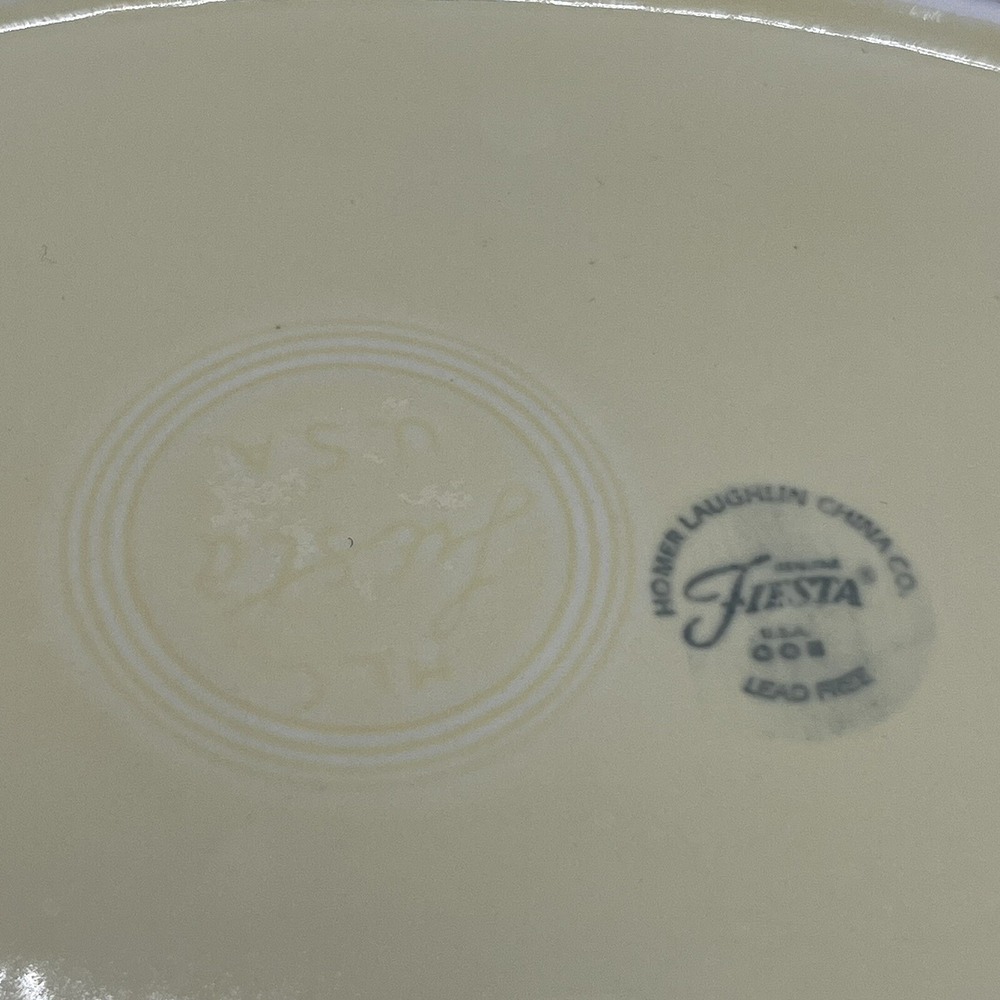 FIESTAWARE Large Oval Serving Platter 13.5" Butter Yellow Excellent Condition - Picture 3 of 3